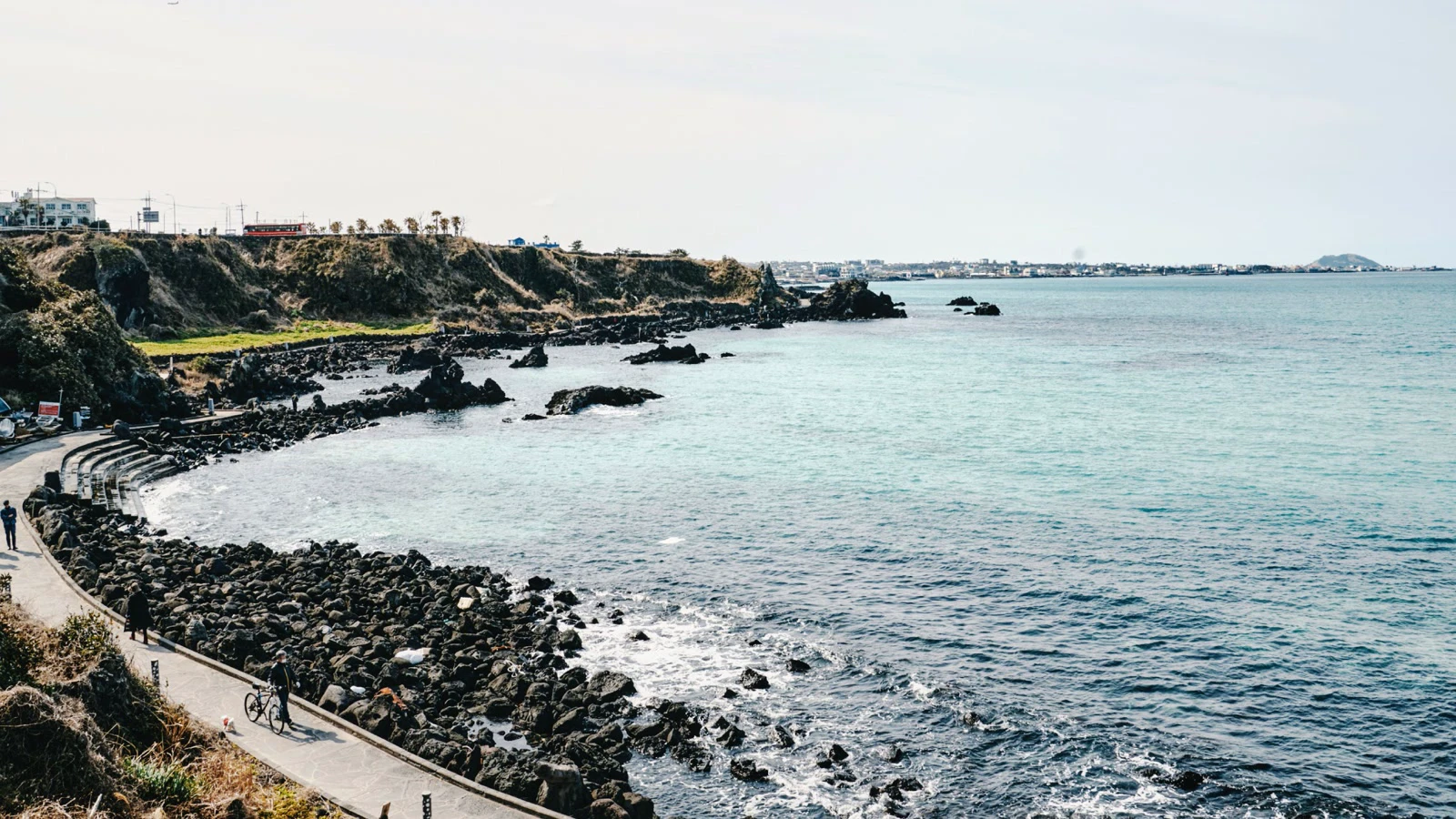 Đường ven biển Handam trên tuyến Jeju Olle 15-B ở Aewol