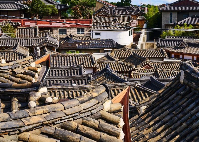 Những lớp mái ngói hanok truyền thống tại Bukchon, Seoul