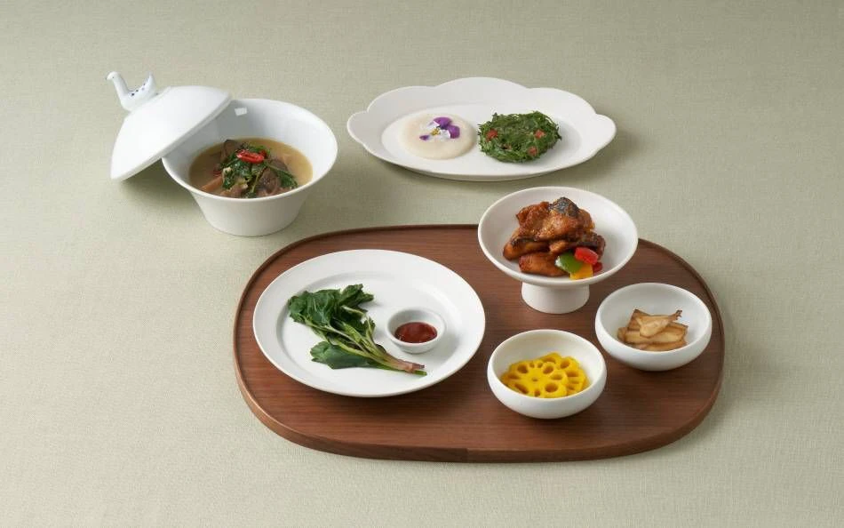 Spring temple-cuisine set with greens, lotus root, soup, and glazed vegetables at Balwoo Gongyang