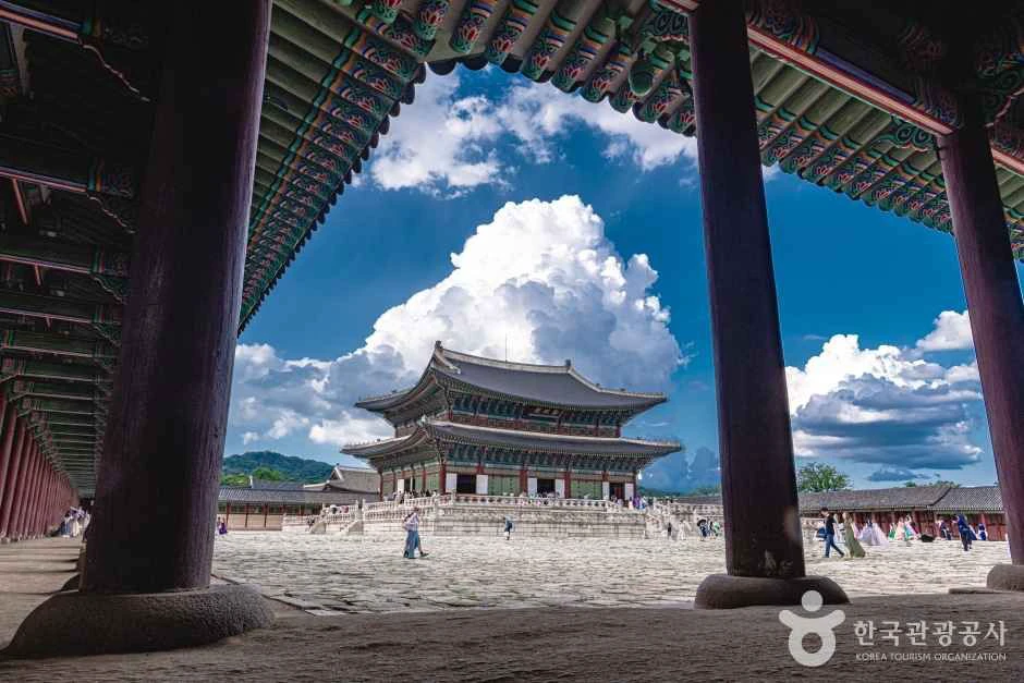 Geunjeongjeon Hall beyond the broad stone courtyard at Gyeongbokgung Palace