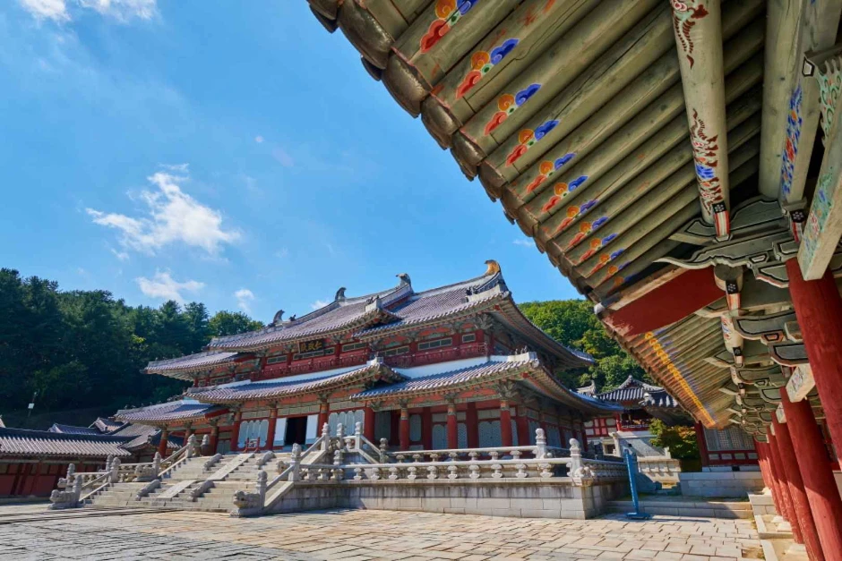 Phim trường cung điện nhiều tầng tại Dae Jang Geum Park dưới trời xanh