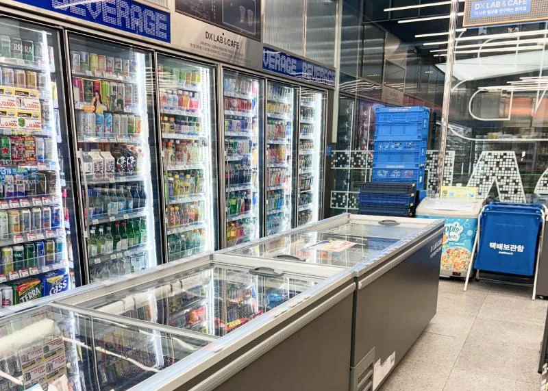 Beverage refrigerators and freezer cases inside GS25 DX LAB