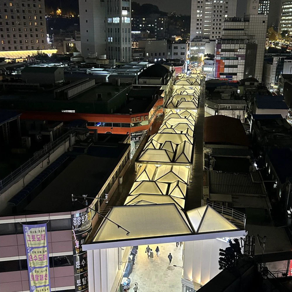 Night view of the renewed illuminated arcade through Namdaemun Market